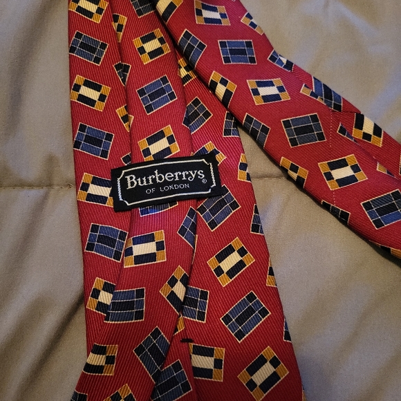 Burberry silk tie - Picture 3 of 5